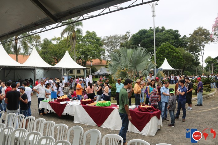 f5ed6f02108ea2d9ae4b f5ed6f02108ea2d9ae4b