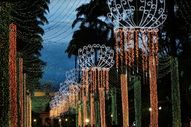Iluminação de Natal_Praça da Liberdade_BH_foto1_2014