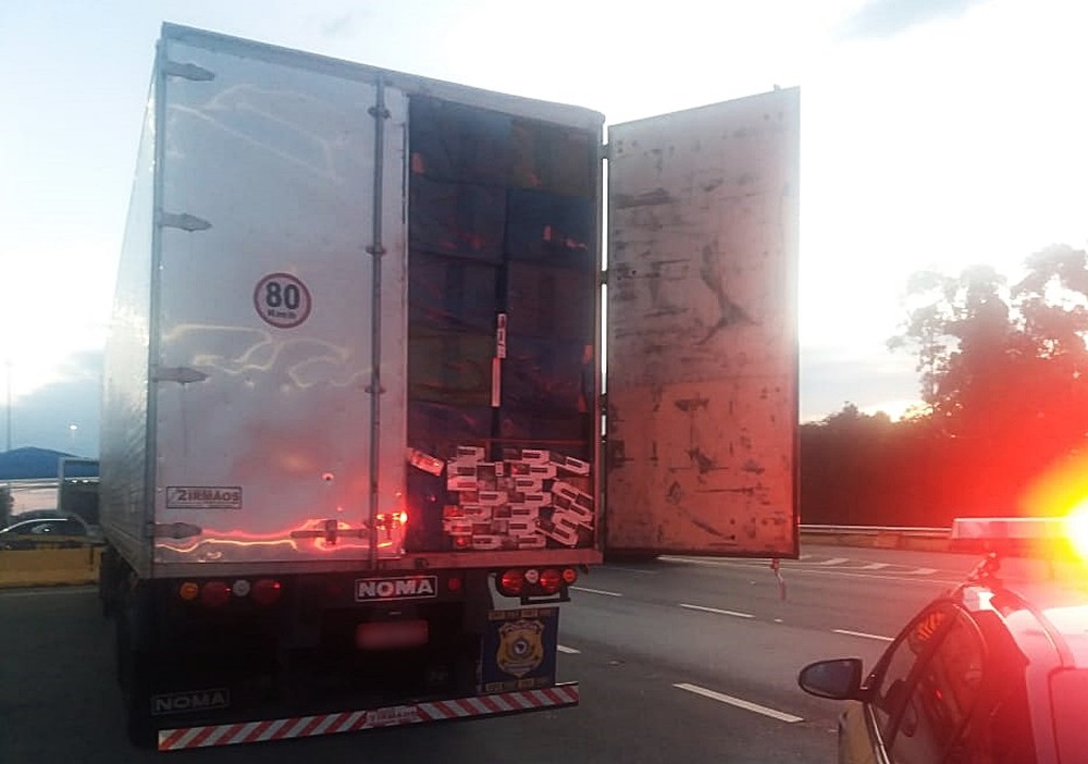 caminhao-cigarros caminhao-cigarros