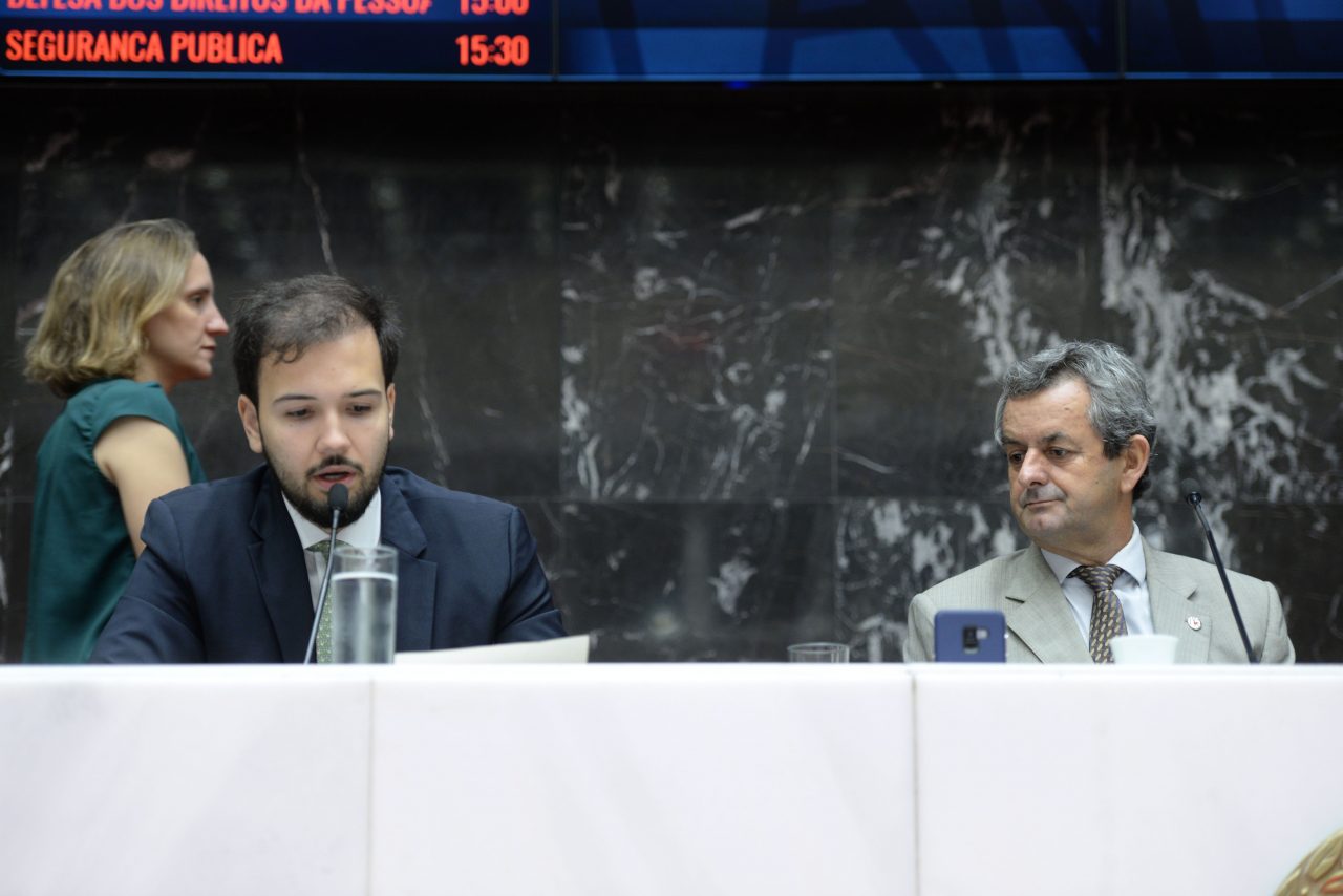 Análise de proposições na Reunião Ordinária de Plenário da tarde Análise de proposições na Reunião Ordinária de Plenário da tarde