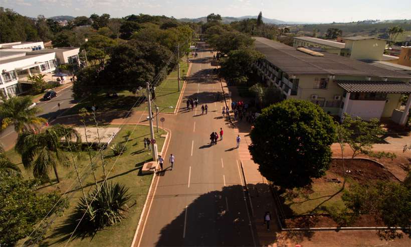 lavrasUnivers lavrasUnivers