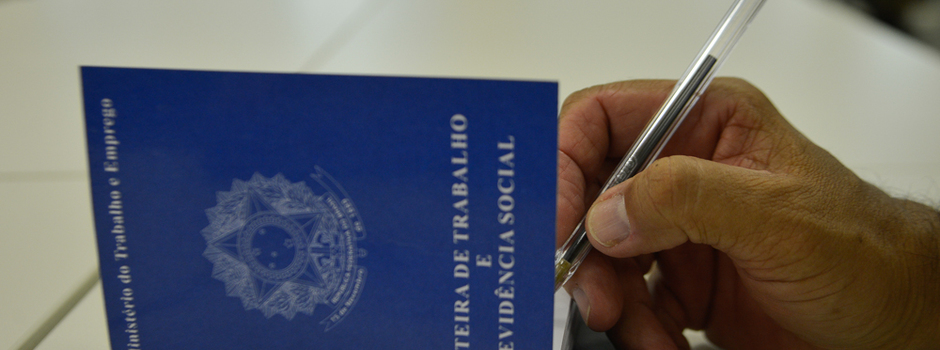 RDZ_carteira_de_trabalhoArquivo-Agência-Brasil