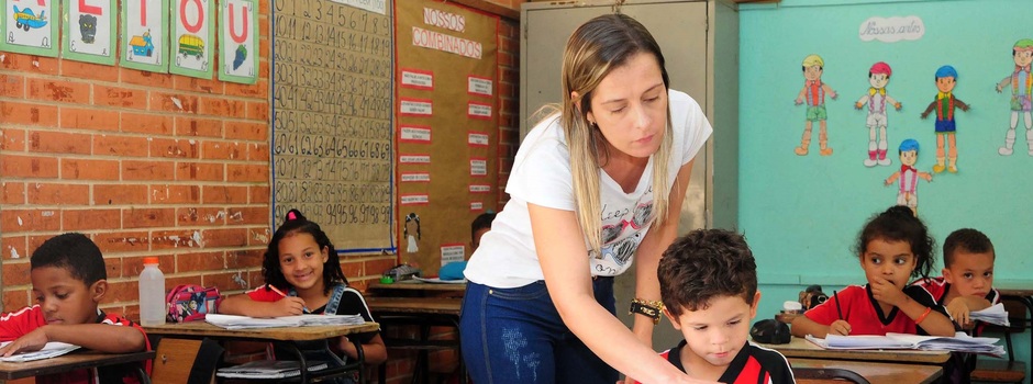 Escola Estadual Doutor Simão Tamm Bias Fortes Escola Estadual Doutor Simão Tamm Bias Fortes
