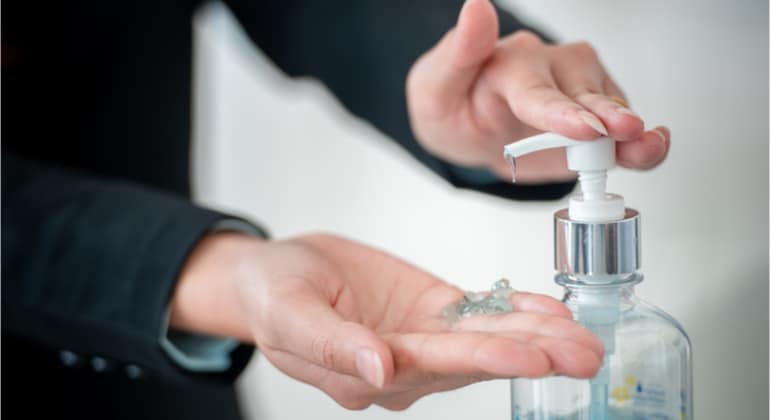 Procura-por-álcool-gel-cresce-158-no-Brasil Procura-por-álcool-gel-cresce-158-no-Brasil