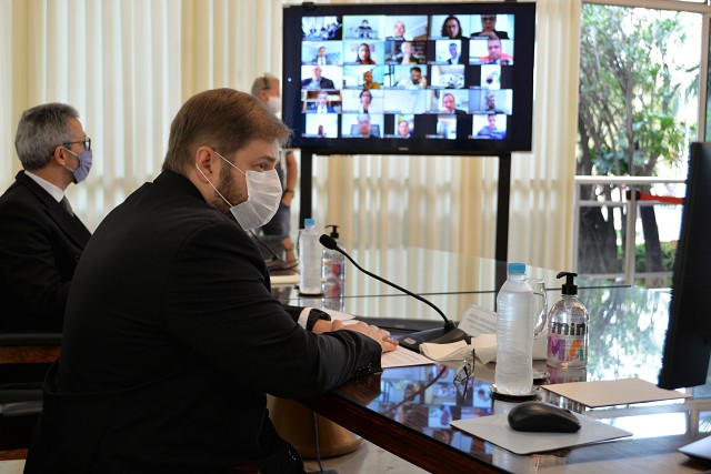 almg1518305 almg1518305