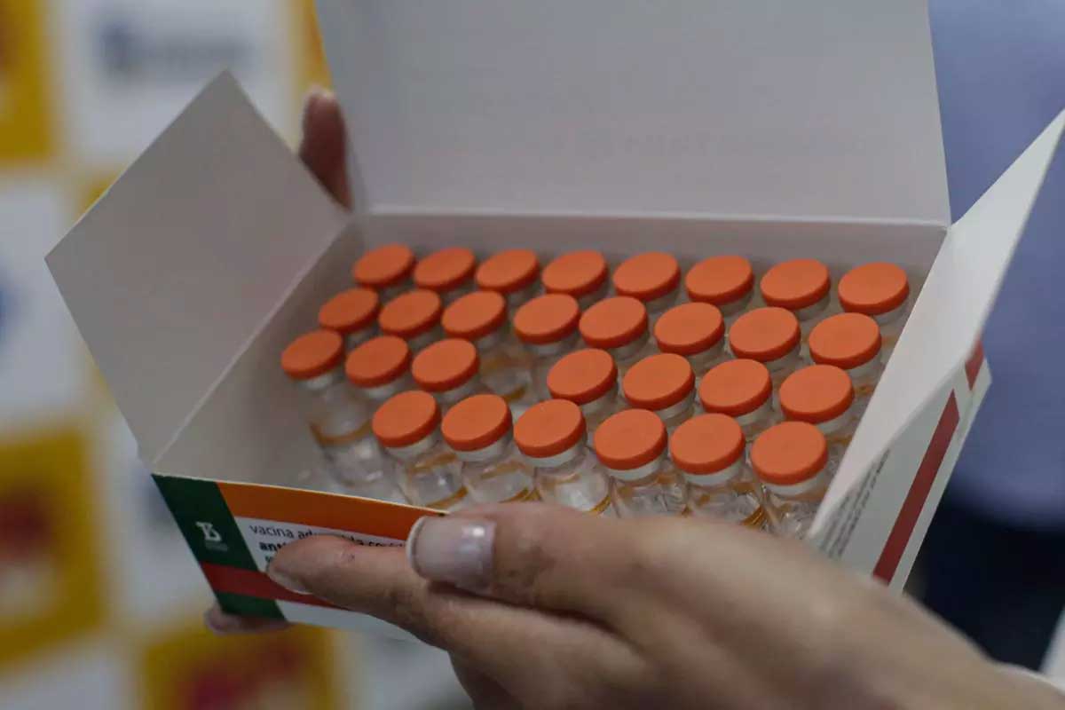 eef589d922252d6a3a26-vacinaCovid