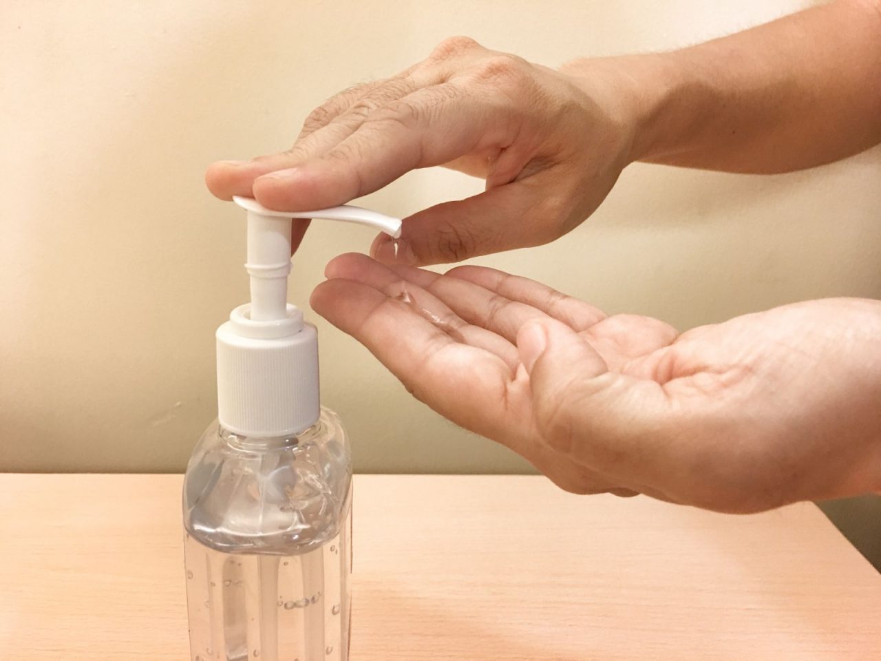 alcoolgel_1032975388 alcoolgel_1032975388