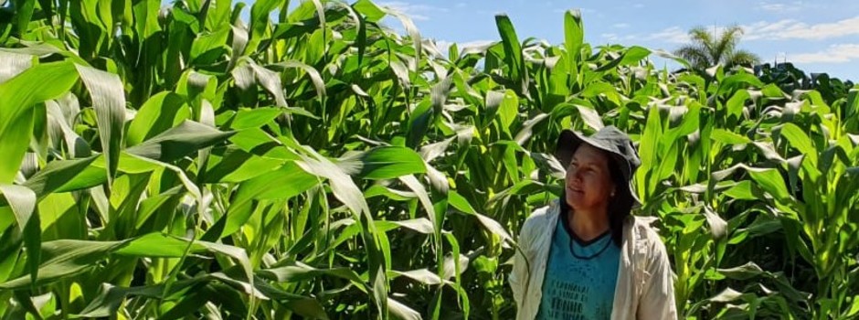 produtor_rural_mulher_agricultura_familiar_agro_plantação_lavoura_terra_cultivo_fazenda_horta_rebanho_boi_gado_-_cred_Emater-MG-divulgação_(4445)