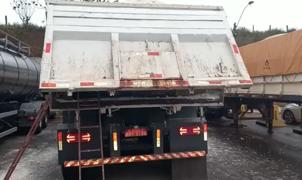 caminhao-239489238 caminhao-239489238