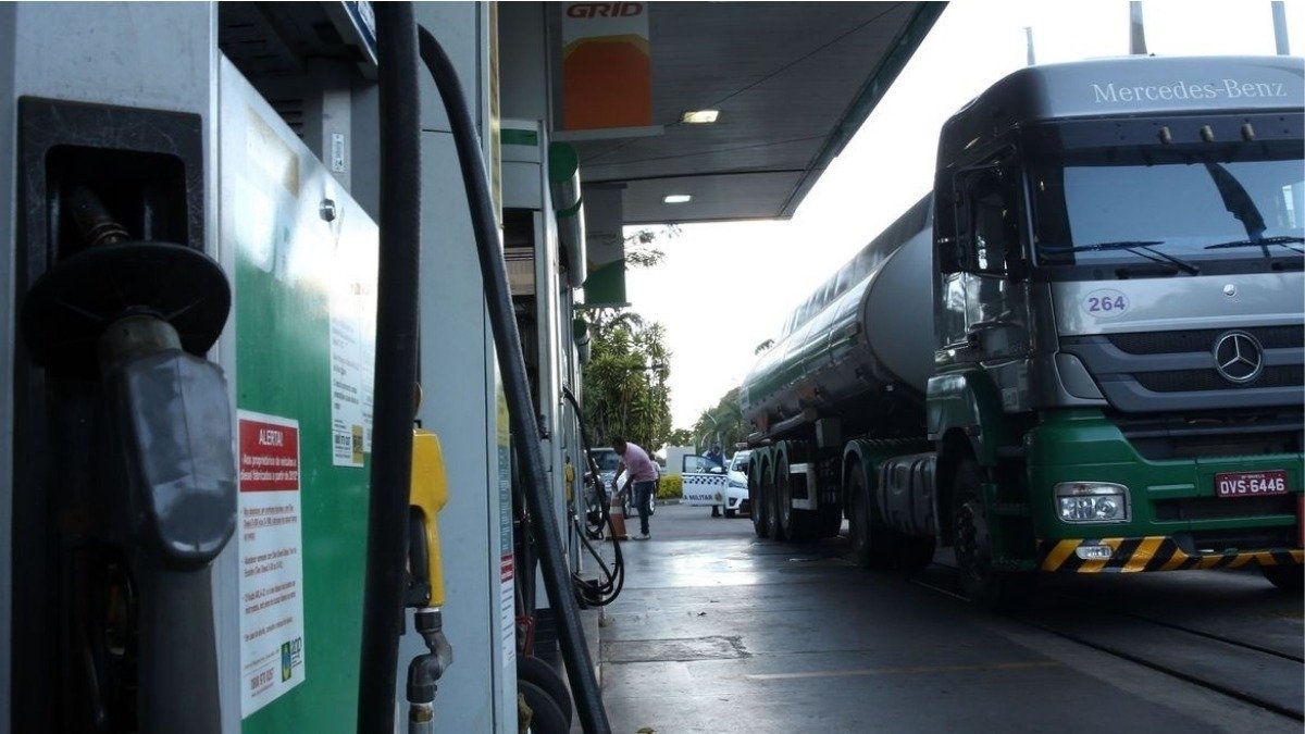 posto-combustivel07- posto-combustivel07-