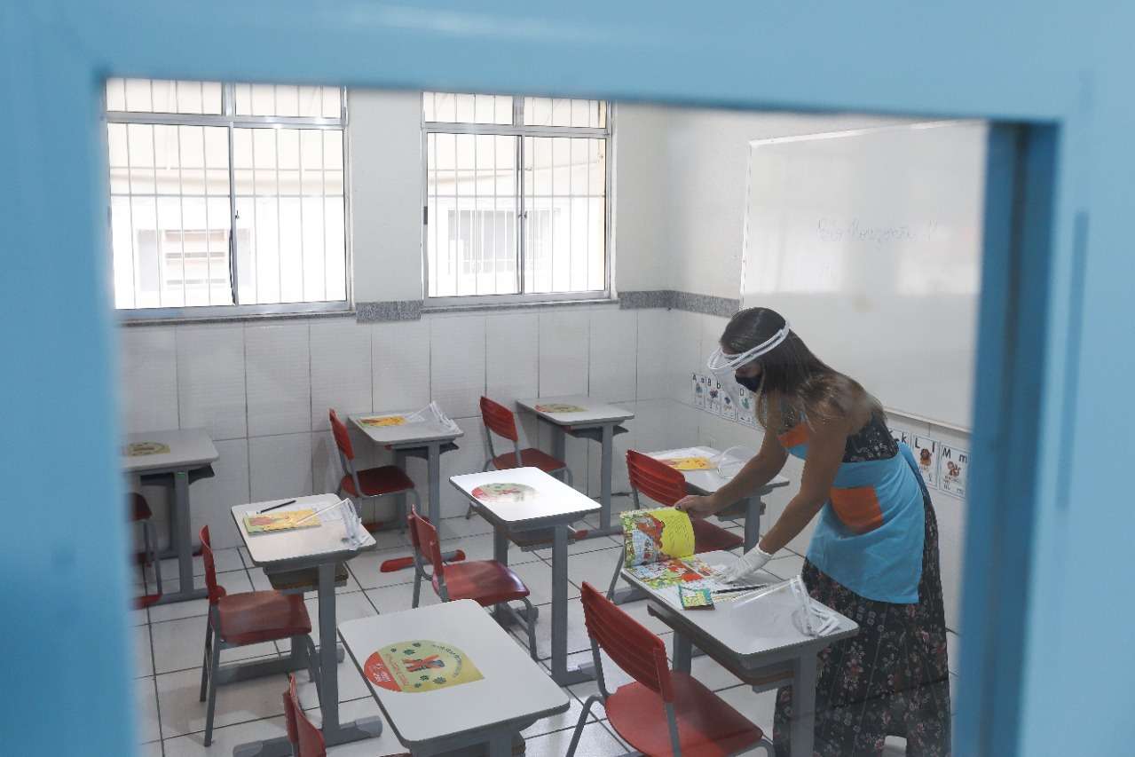 escola-aluno-3924513