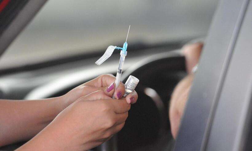 drive-thru-da-vacina-contra-covid-19-do-corpo-de-bombeiros-bairro-funcionarios_1_26109 drive-thru-da-vacina-contra-covid-19-do-corpo-de-bombeiros-bairro-funcionarios_1_26109