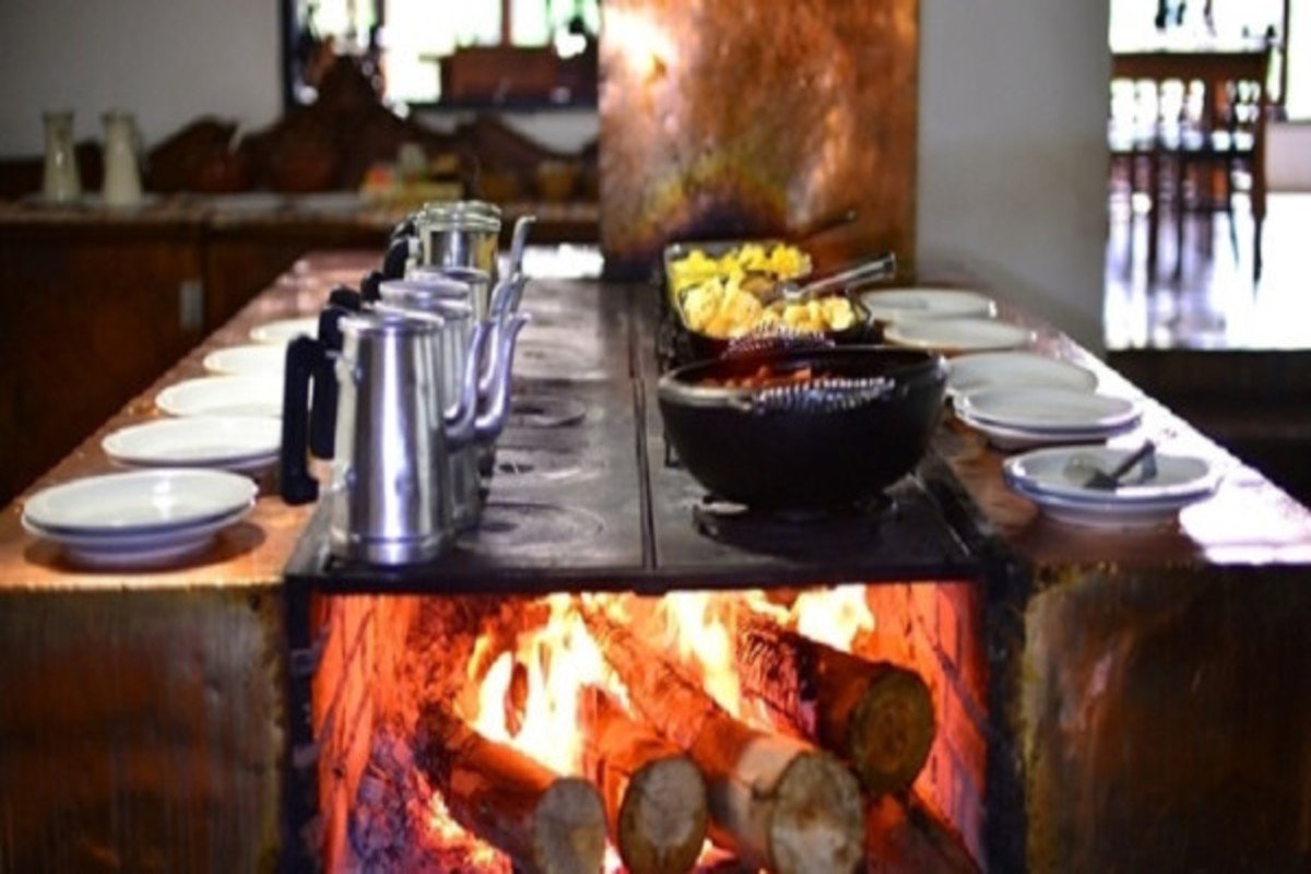 r-1200-800-q-90-gastronomia-mineira-300-anos-a-servico-das-delicias-da-boa-mesa-06342486-406d-4578-a44f-ae0e1613c437 r-1200-800-q-90-gastronomia-mineira-300-anos-a-servico-das-delicias-da-boa-mesa-06342486-406d-4578-a44f-ae0e1613c437