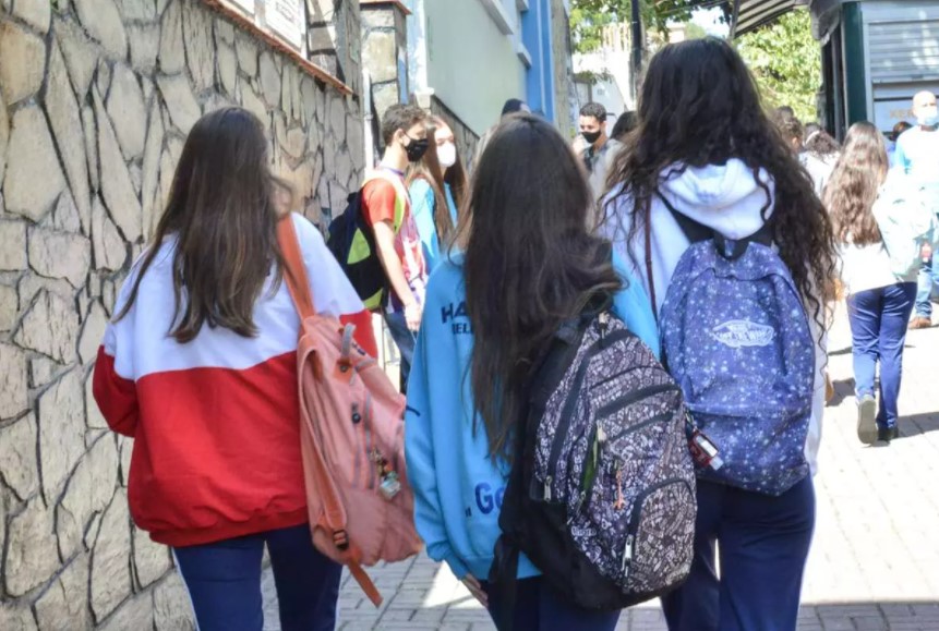 ComprVacinaEscolas ComprVacinaEscolas