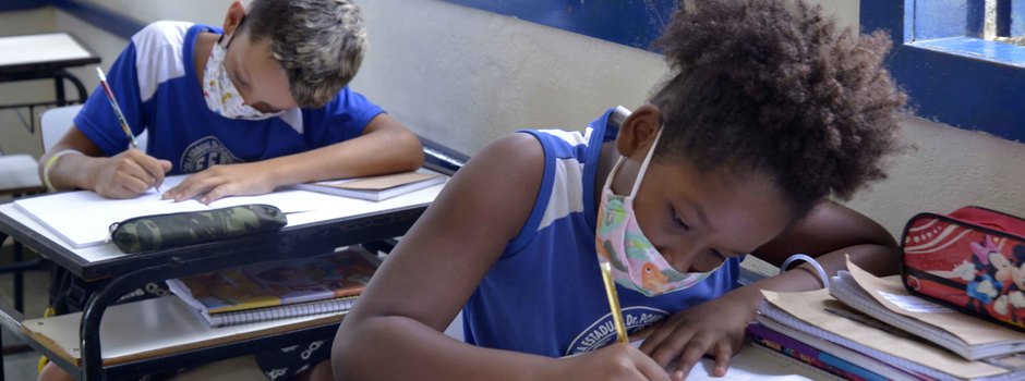 MarcoEvangelista_ImprensaMG____MEV4530_-_Grupo_Ecolar_de_Pompilio_Guimarães_-_Leopoldina_(MG) MarcoEvangelista_ImprensaMG____MEV4530_-_Grupo_Ecolar_de_Pompilio_Guimarães_-_Leopoldina_(MG)