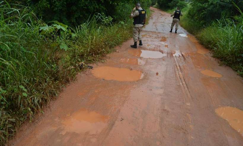 policiais-em-estrada-de-terra_1_129924