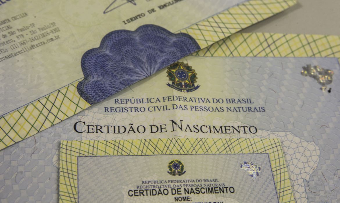 Certidão de Nascimento Certidão de Nascimento