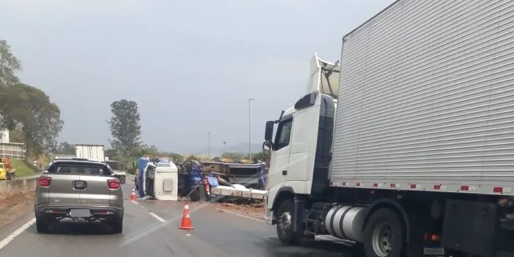 caminhao-guindaste-750x375