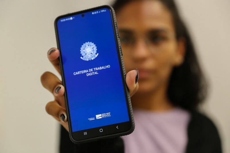 carteira_trabalho_leonardi_imprensamg_img_3041 carteira_trabalho_leonardi_imprensamg_img_3041