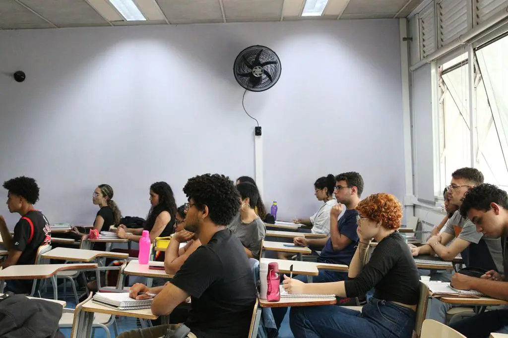 aula-escola-alunos-2-1dda4bb67d