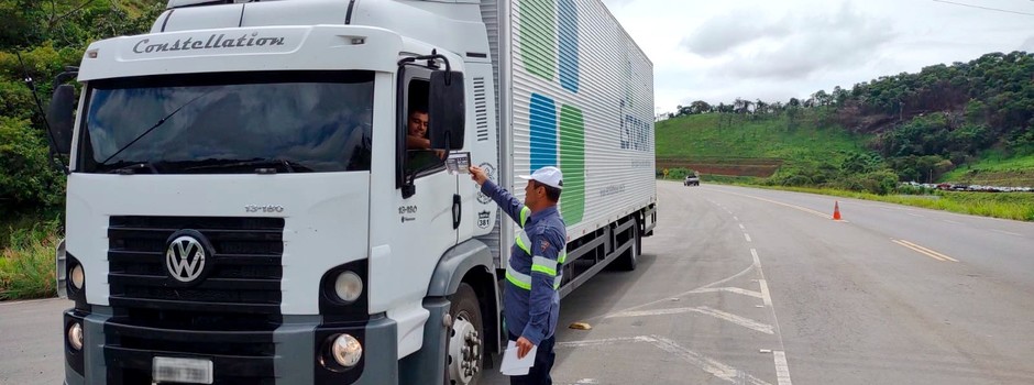 blitz-chuva-foto-divulgação-der-mg-1_cortada blitz-chuva-foto-divulgação-der-mg-1_cortada