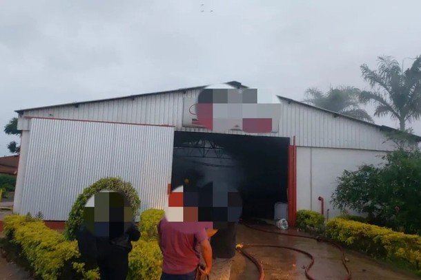 incendio-atinge-fabrica-de-borrachas-em-guaxupe-638f2dc87920e incendio-atinge-fabrica-de-borrachas-em-guaxupe-638f2dc87920e