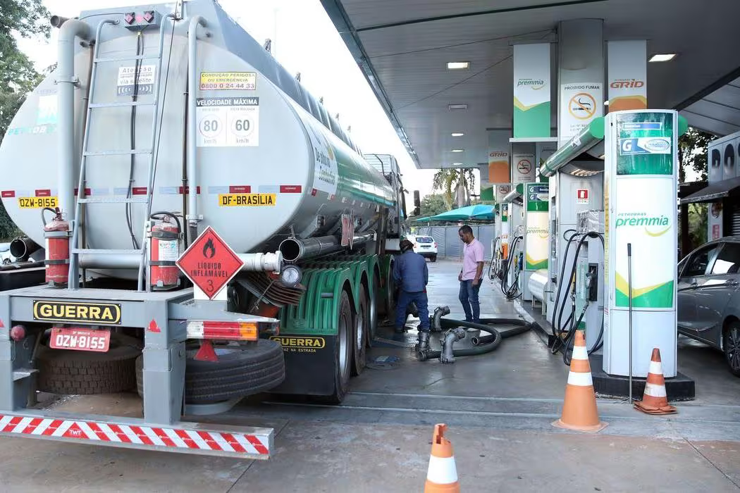 gasolina-4-65b69787c8 gasolina-4-65b69787c8