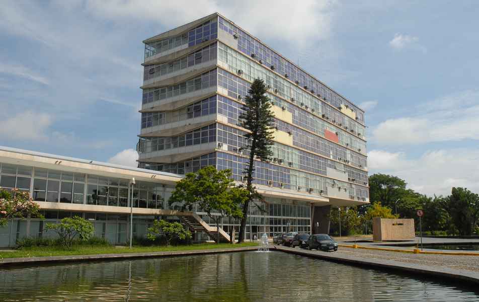 UFMG_15024707782543_2028592424 UFMG_15024707782543_2028592424