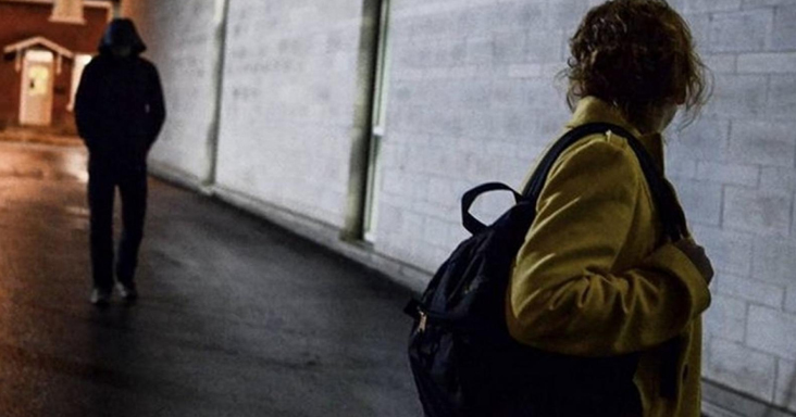 stalking-45 stalking-45