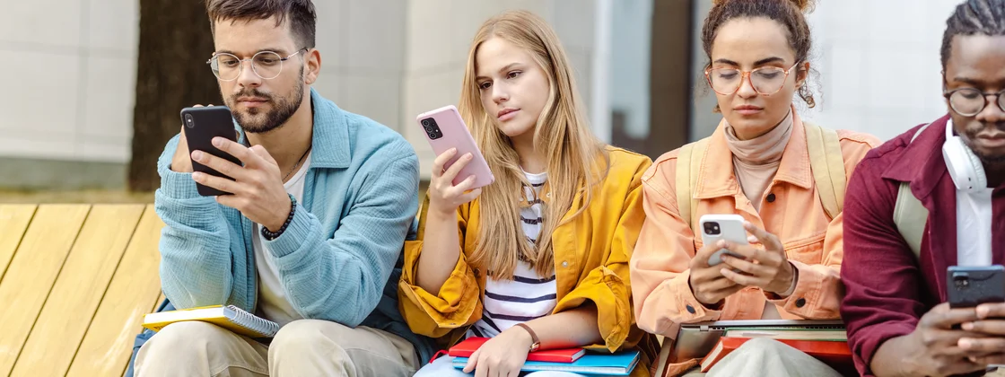 redes-sociais-celular-07135913951216 redes-sociais-celular-07135913951216