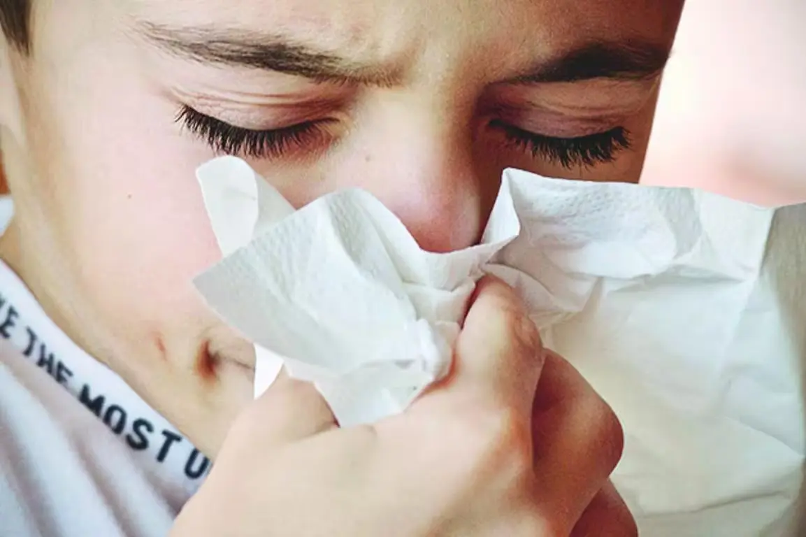 doente-rinite-sinusite-gripe-0231006107