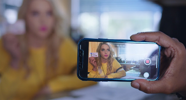 redes-sociais-celular-235892396