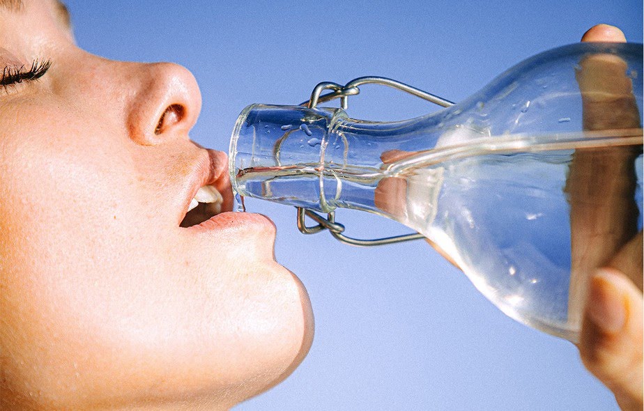 beber-agua-saude-corpo