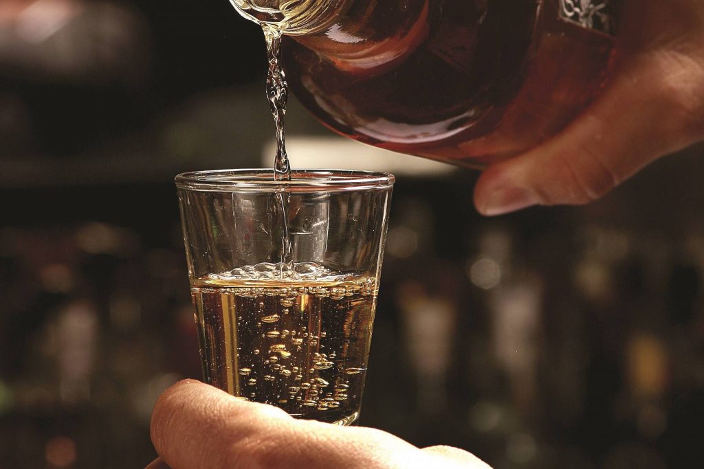 cachaça-brasileira-1024x683