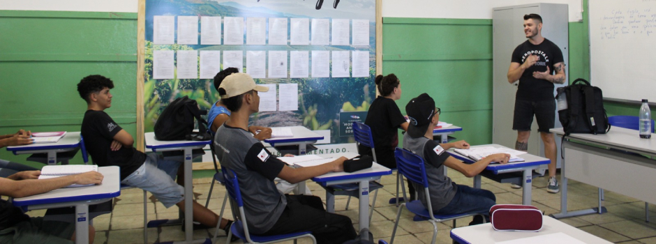 professor_sala_aula_escola_35328 professor_sala_aula_escola_35328