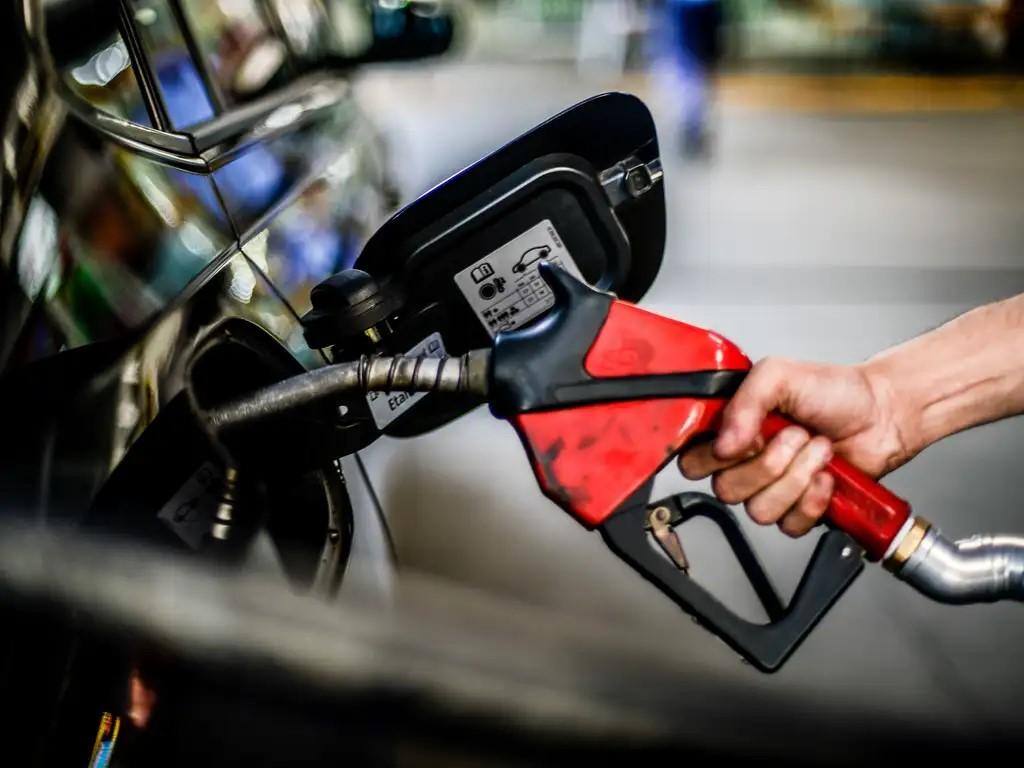economia-bomba-de-posto-de-combustivel---gasolina---etanol---diesel-1713514417