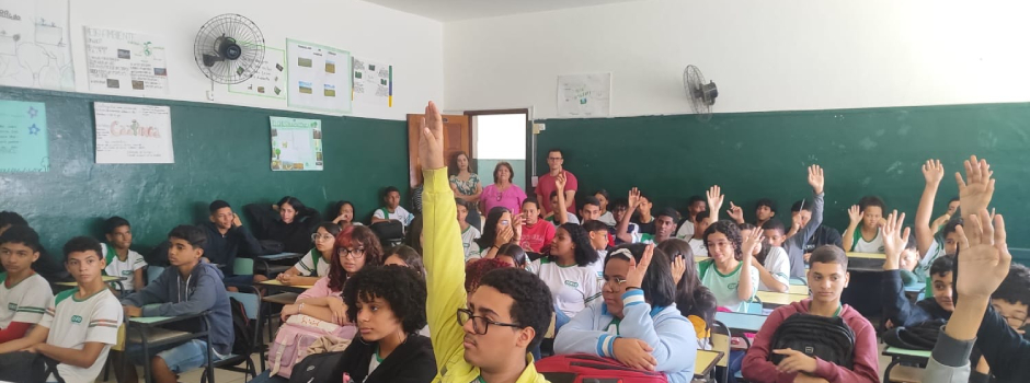 Professor_em_sala_escola_aula-349 Professor_em_sala_escola_aula-349