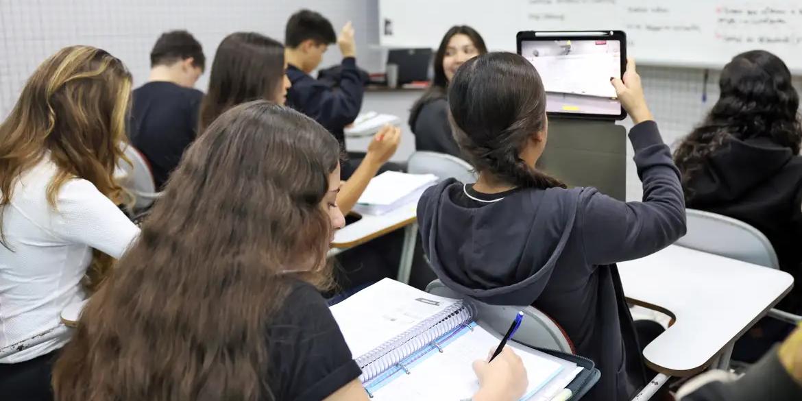 alunos-escola-aula-3483284 alunos-escola-aula-3483284