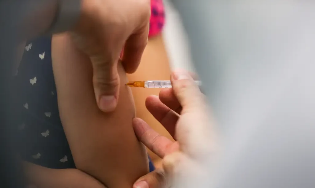Minas Gerais já vacinou 107,5 mil gestantes contra vírus que causa bronquiolite em bebês