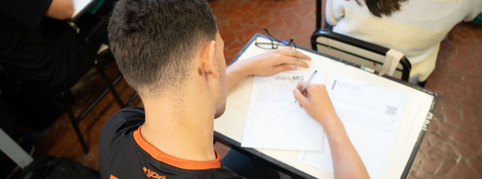 escola-aluno-12498 escola-aluno-12498