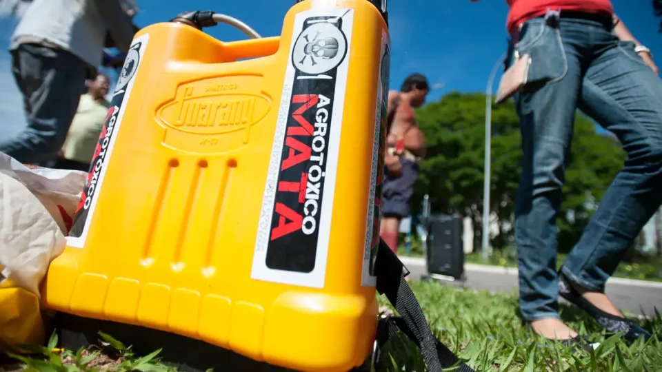 939162-ato-publico_ctnbio-agrotoxico-5-960x540