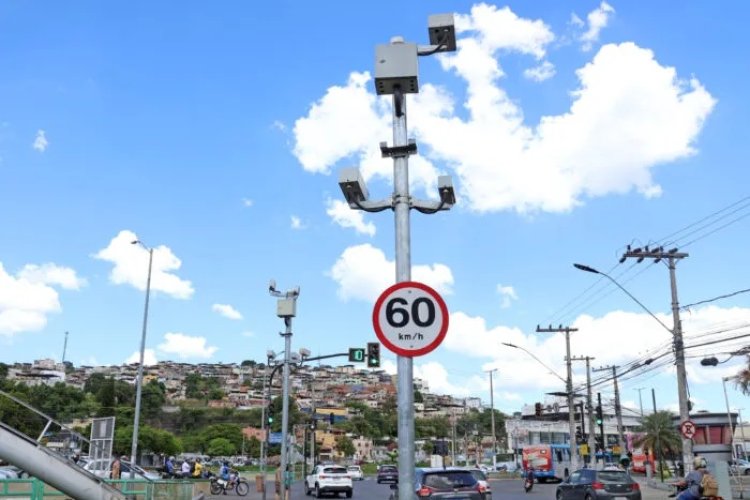 JF aplicou 456 multas de trânsito por dia JF aplicou 456 multas de trânsito por dia