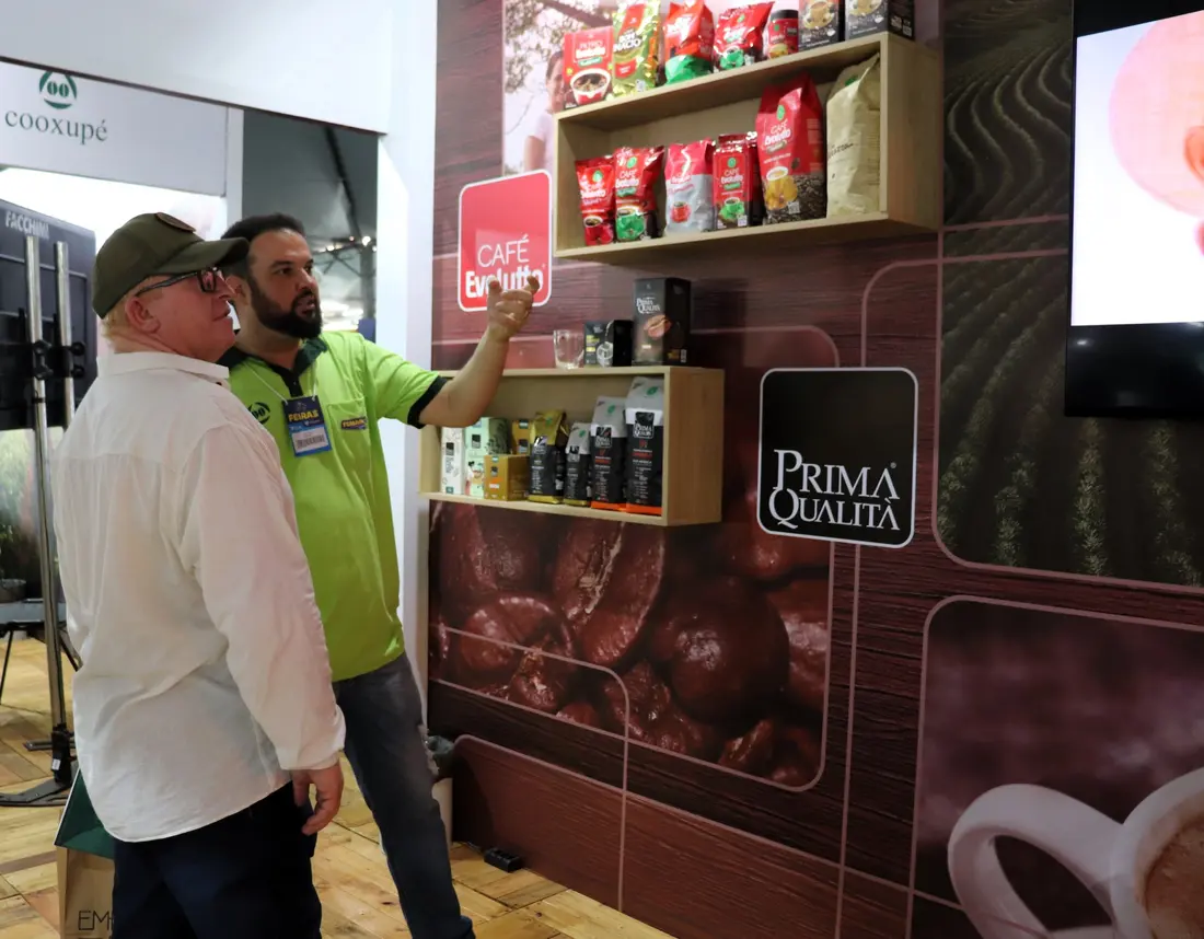 ezgif-8c47013d871402