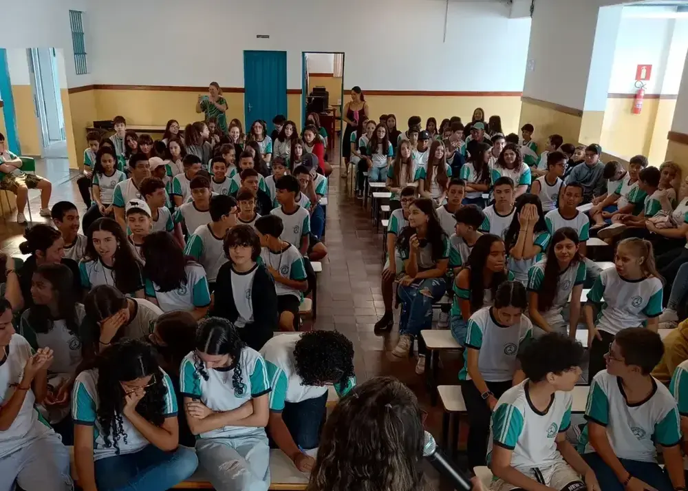 ezgif-2ef0bff0467c45