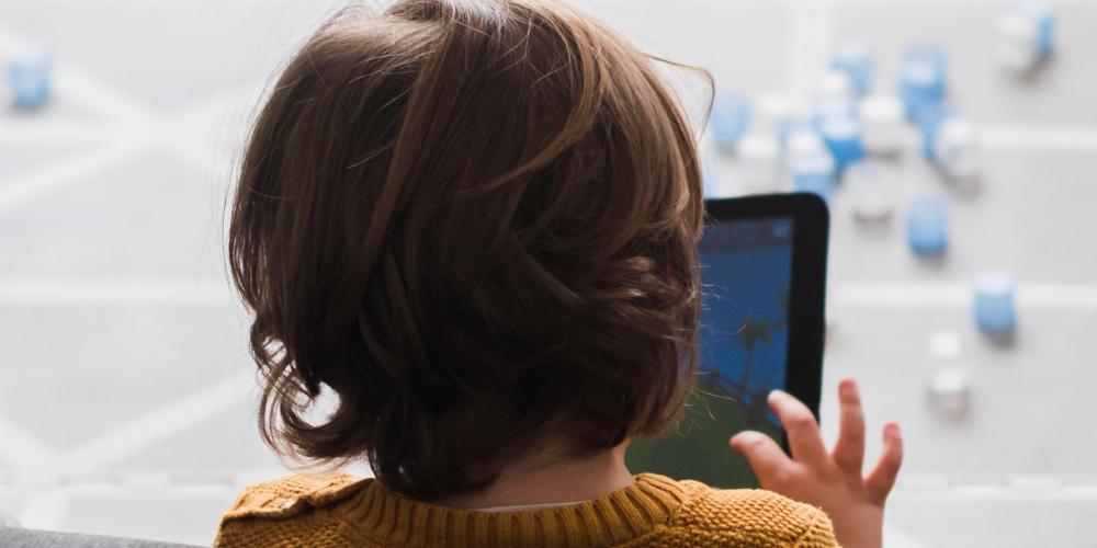 crianca-celular-6589 crianca-celular-6589