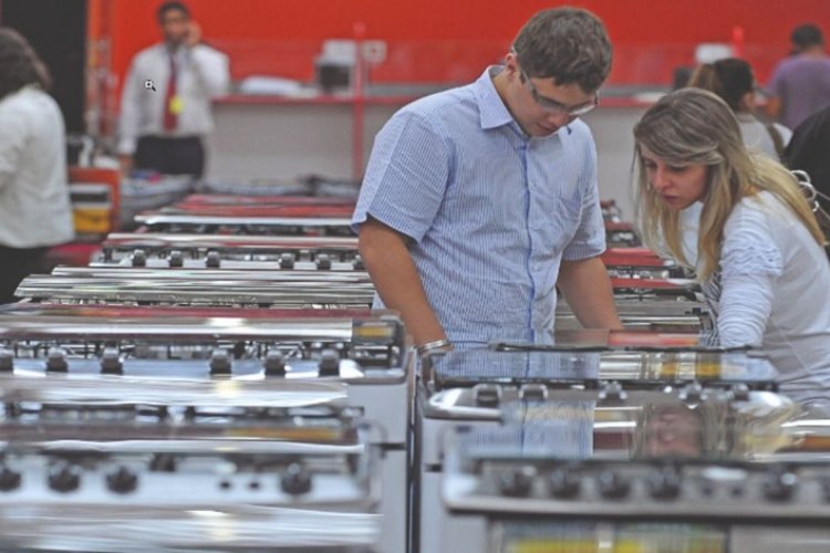 Vendas do varejo voltam a cair