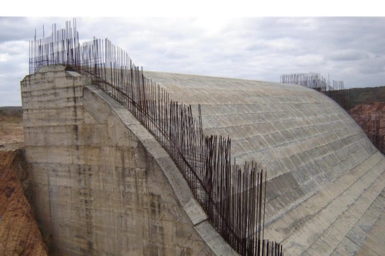 Consórcio cobra retomada de obra da barragem