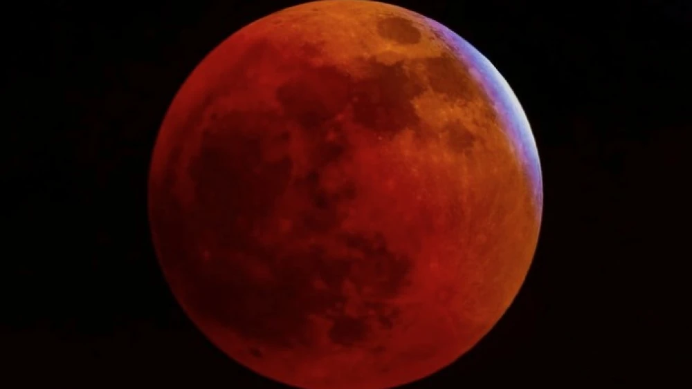 lua-sanue-32 lua-sanue-32