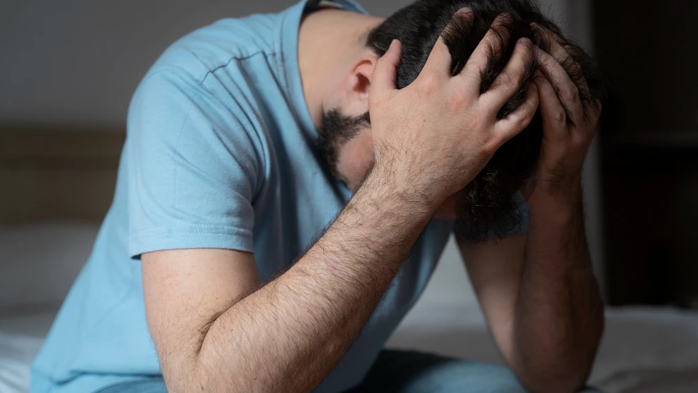 homem_depressao_tristeza_352 homem_depressao_tristeza_352