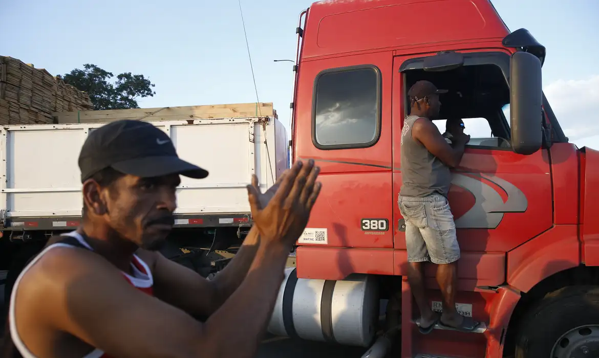 caminhao_caminhoneiros_abr2905183097